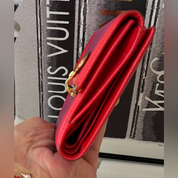 ❤️🩷SALVATORE FERRAGAMO
MEASUREMENTS IN PHOTOS 
FEEL FREE TO ASK QUESTIONS-EUC🩷❤️ - Picture 4 of 14